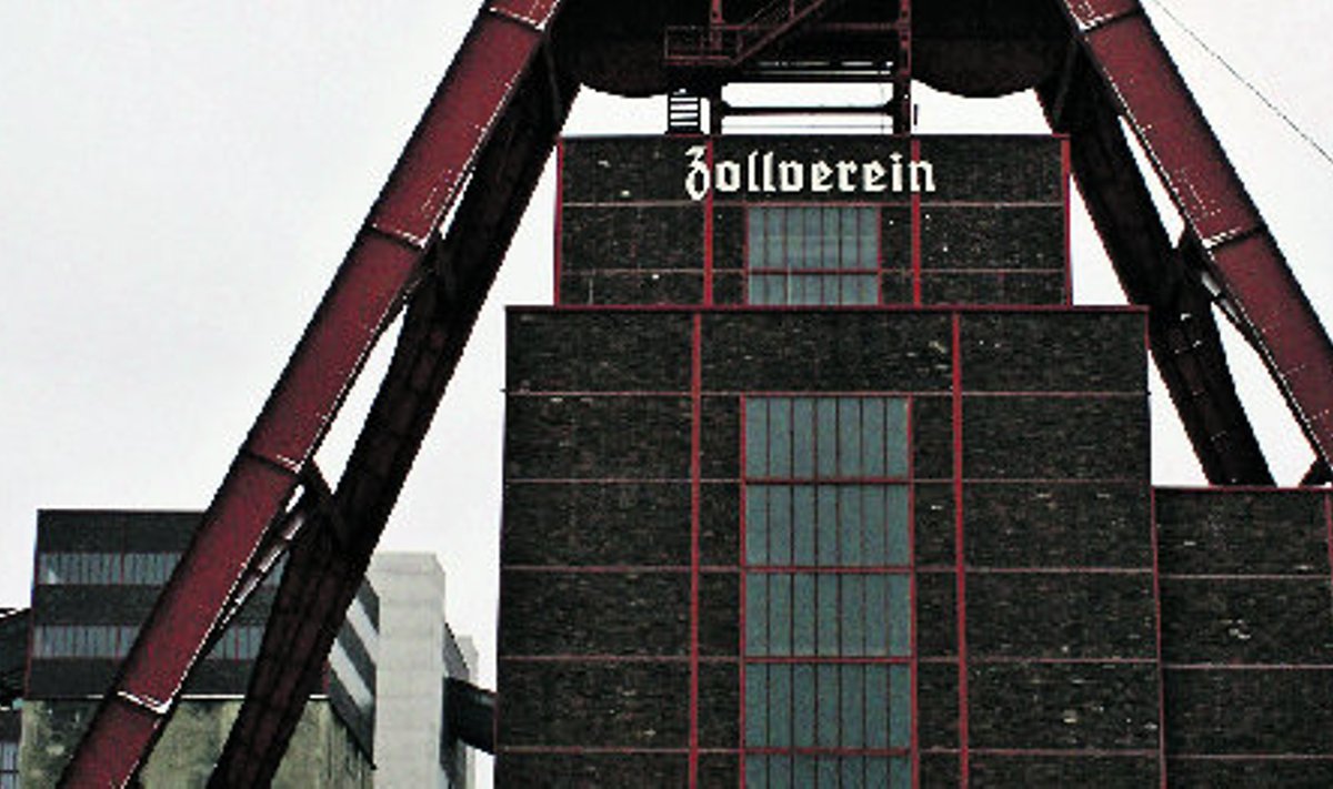 Paarkümmend aastat tühjalt seisnud Zollvereini tööstuskompleks leidis uue hingamise kultuurikatlana.