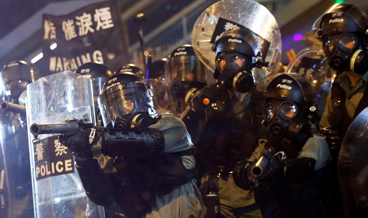 Politsei eilsel Hongkongi meeleavaldusel. 