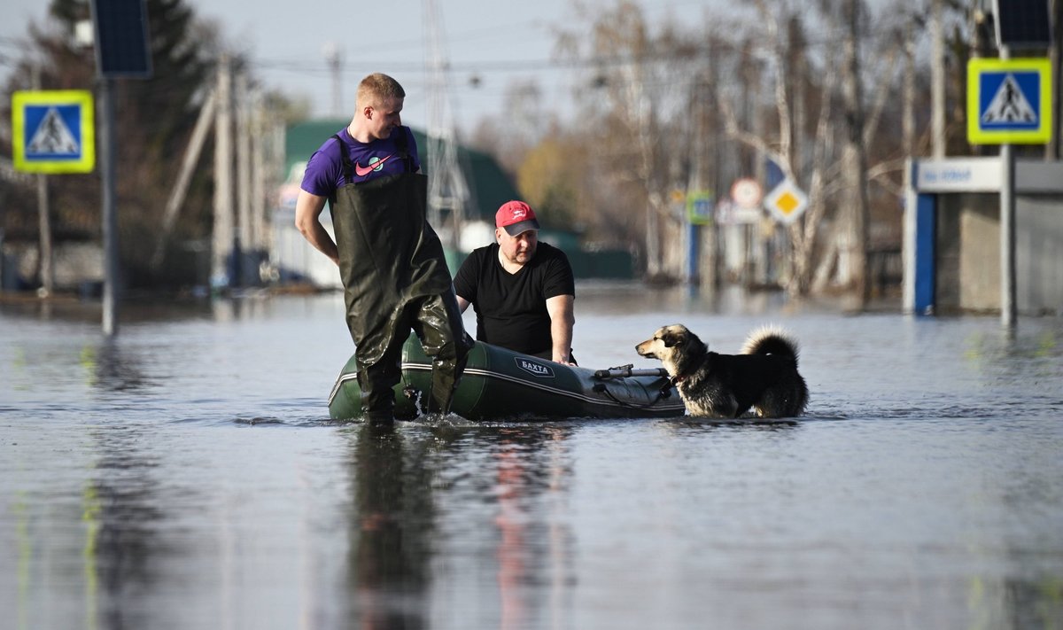 Üleujutus mattis Venemaal Kurgani oblastis tänavad vee alla. Foto on tehtud selle aasta 21. aprillil.