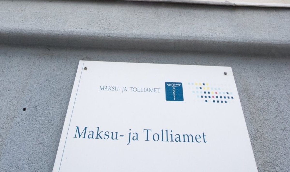 Maksu- ja Tolliameti kontrolliosakonna juhataja Kaido Lemendik ja Eesti Hotellide ja Restoranide Liidu juhatuse esimees Feliks Mängus pressikonverentsil