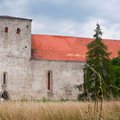 Riigi silmis olid 13. sajandil rajatud Pöide kirik, pastoraat ja kõrvalhoone ebaseaduslikud ehitised
