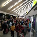 ФОТО | Руководитель медицинского центра о хаосе в аэропорту: люди в очереди на тестирование вели себя безответственно