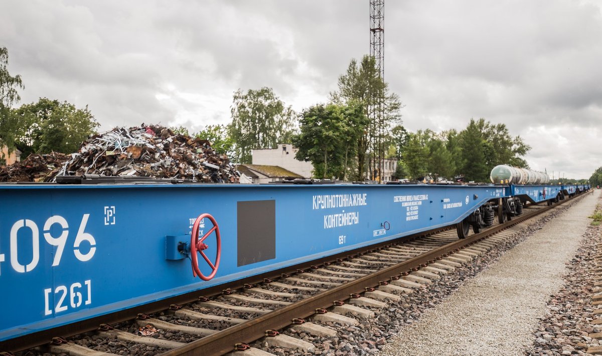 Suvel jõudsid esimesed EVR Cargo platvormvagunid Eestisse. Nüüdseks on neist 300 välja renditud, riigifirma ostab samasuguseid veel 217.
