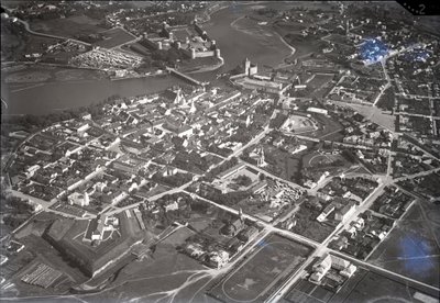 II MS, Narva aastal 1932 - üle jõe on näha Ivangorodi kindlust, ka Narva kindlus on näha. 