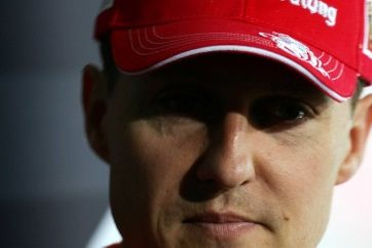 Schumacher sõimas jalakäija läbi