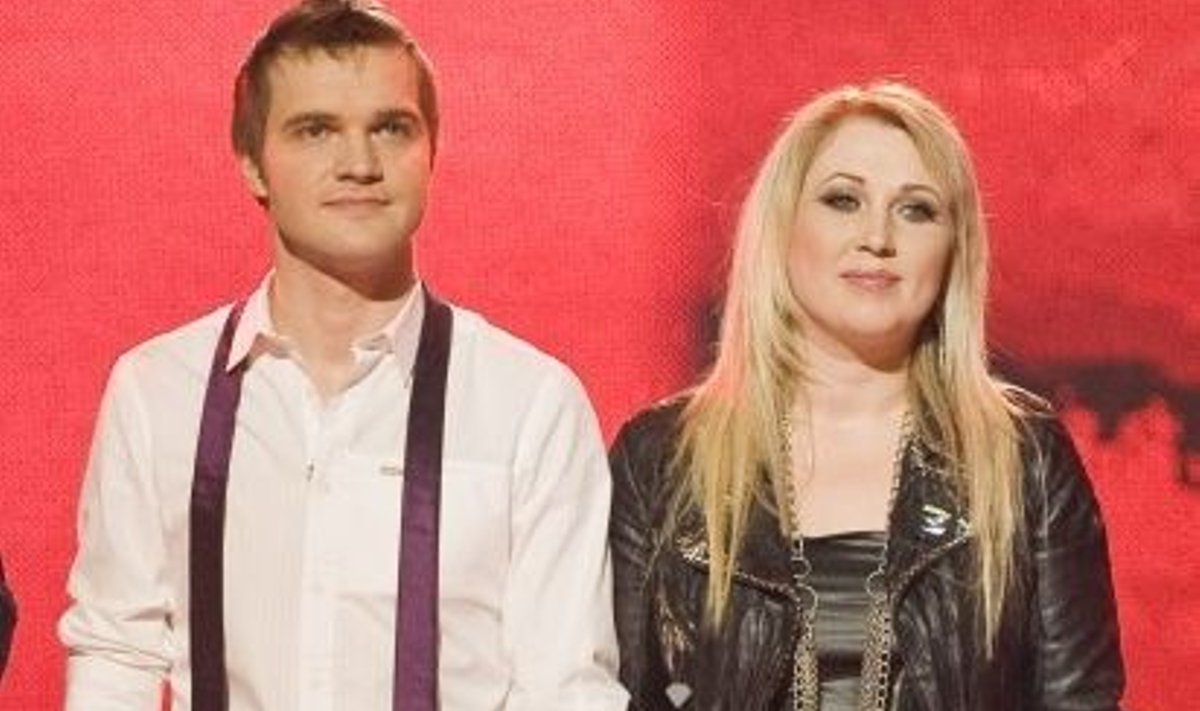 “Eesti otsib superstaari” finalistid Birgit ja Ott Tallinna Linnahalli laval.