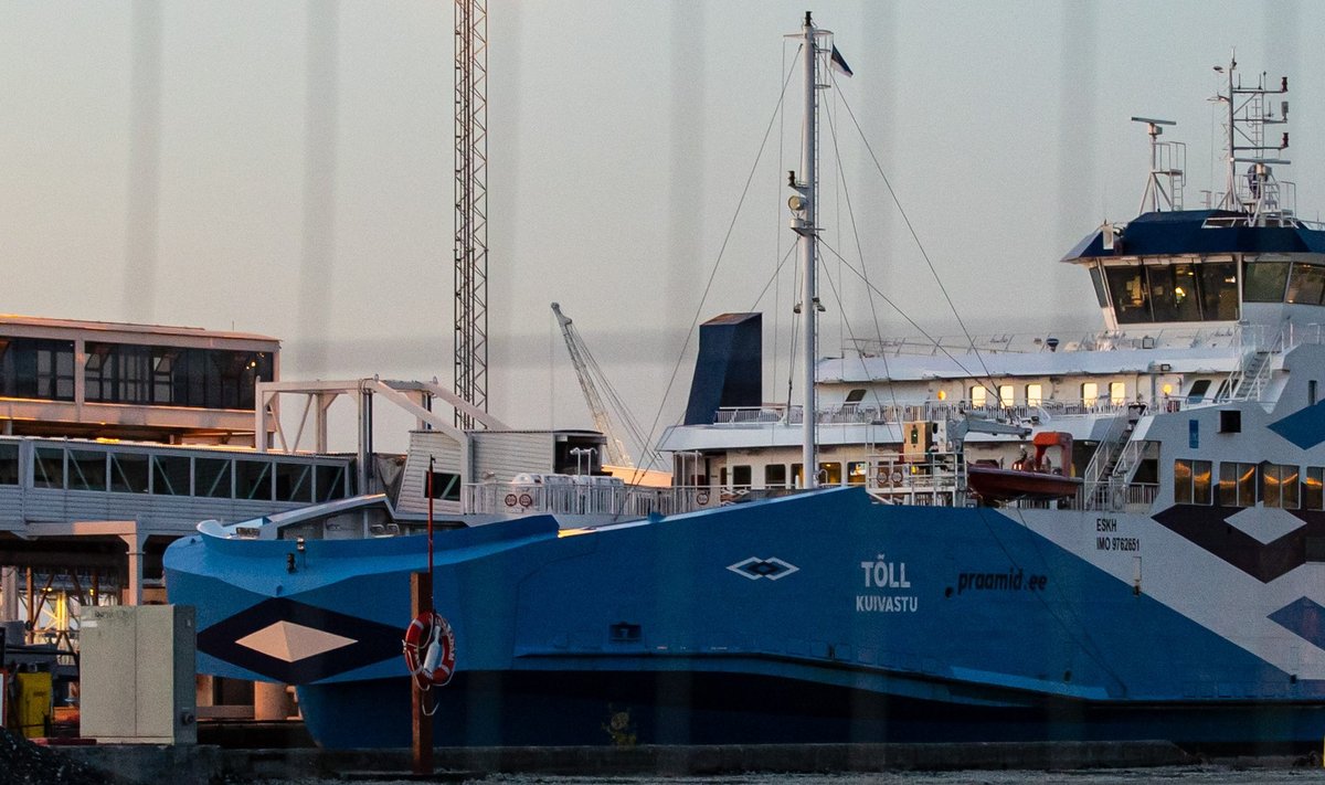 Praam Tõll Tallinna sadamas 05.08.2021