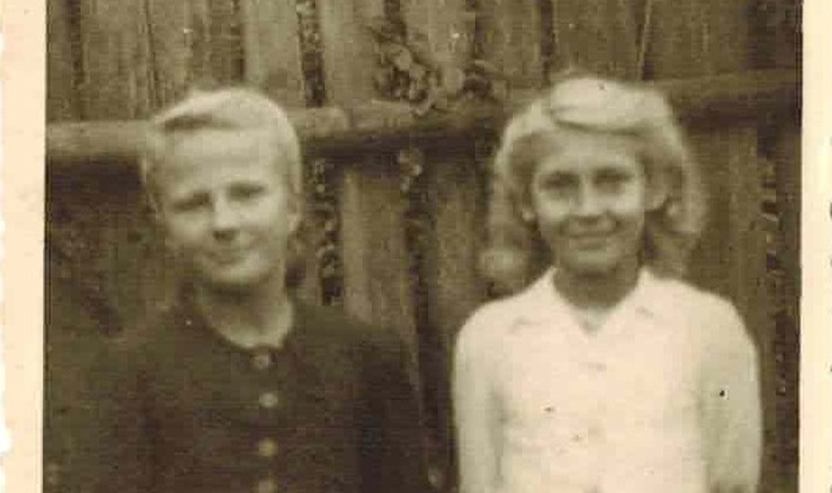 Valge pluusiga tüdruk on loo autor Ilma Leet, mustas rõivas tema sõbranna Saima. Foto on tehtud 1945. aastal Luha tänaval, kus tüdrukud elasid.
