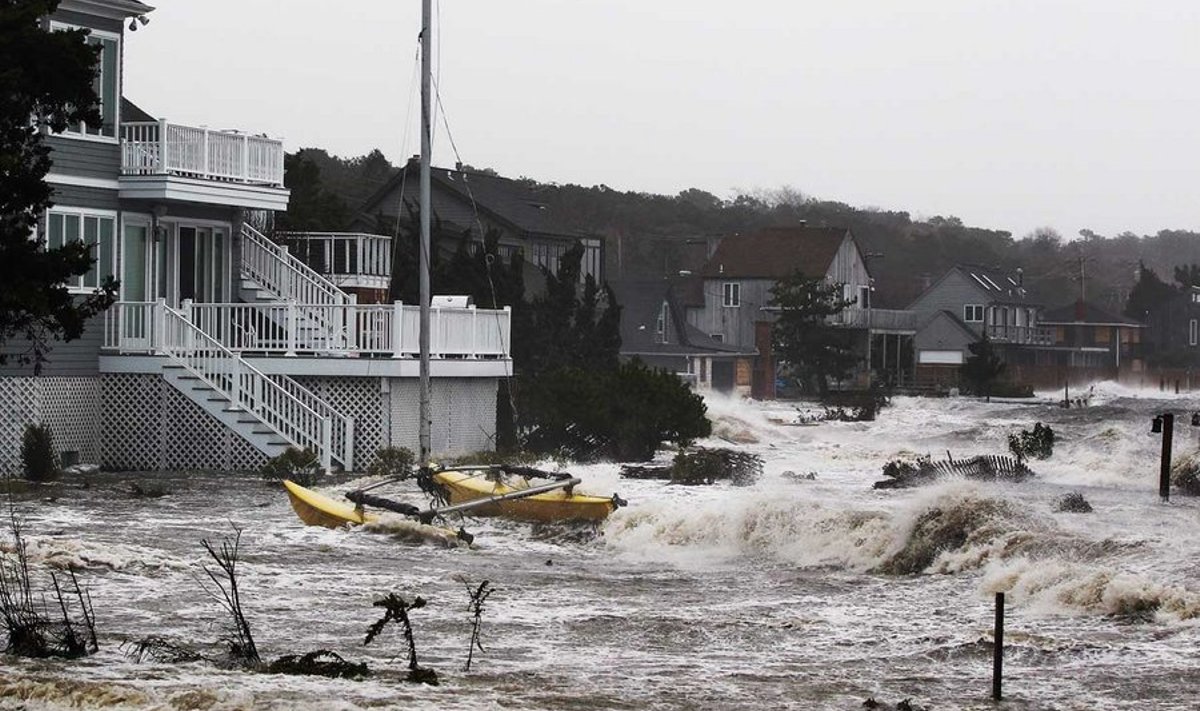 New Yorgi osariigis asuvas Southamptonis tegi torm tõsise laastamistöö.