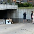 Ждите, когда уйдет вода. Жители Елгавы, Юрмалы и Риги привыкают жить без света, лифта и с запахом плесени