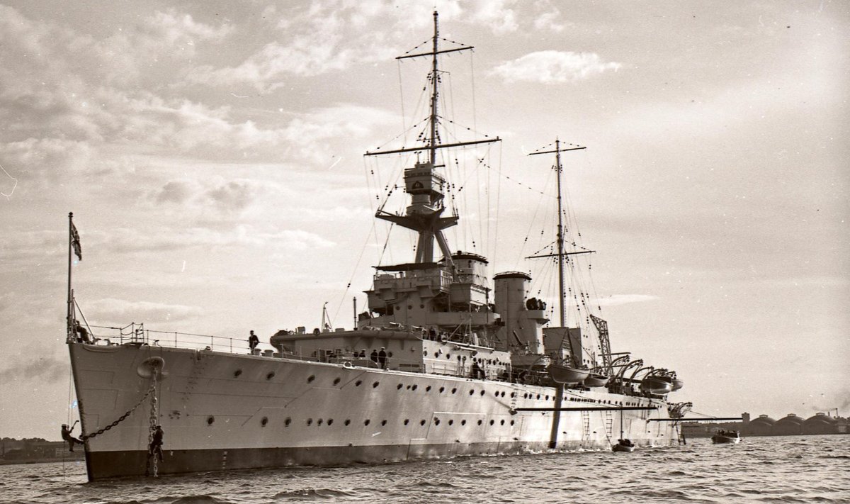 PURUNENUD ILLUSIOON: Juunis 1937 külastas Tallinna Inglise raskeristleja HMS Frobisher. Paraku siis polnud inglaste sõjalaevadel Läänemerele enam muud asja kui sõprusvisiitidele. Britid olid kaks aastat varem Läänemere loovutanud sakslastele, Eesti iseseisvuse garanteerimisest oli aga ammu loobutud.