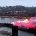 VIDEO | Päris hull vaatepilt! Žalgirise ja Lietuvos rytase mängu eel tekitasid fännid areeni naabruses tulemere