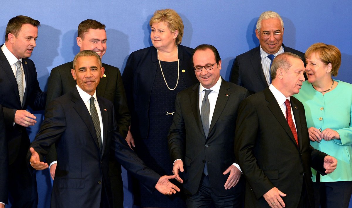 Taavi Rõivas poseerib maailma riikide liidritega ühisel pildil. Tõsiste otsuste vahele jätkus riigijuhtidel ka lõbusamaid hetki.
