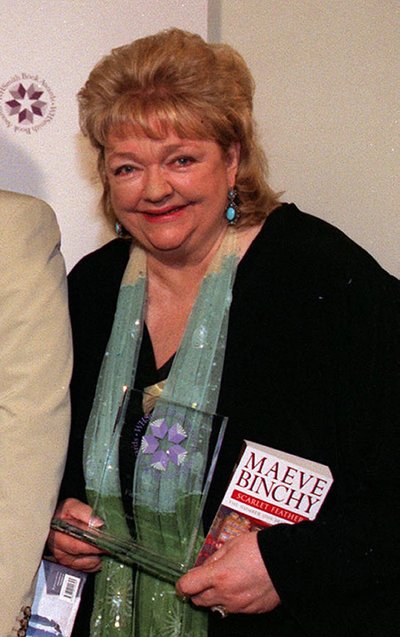 Maeve BinchyKui Maeve Binchy 2012. aastal 72 aasta vanusena suri, leinas terve Iirimaa oma populaarseimat kirjanikku.