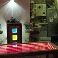 Fotovõistlus "Valguslahendus minu kodus": Jaanuse värvilise valgusega laud on toa ehteks