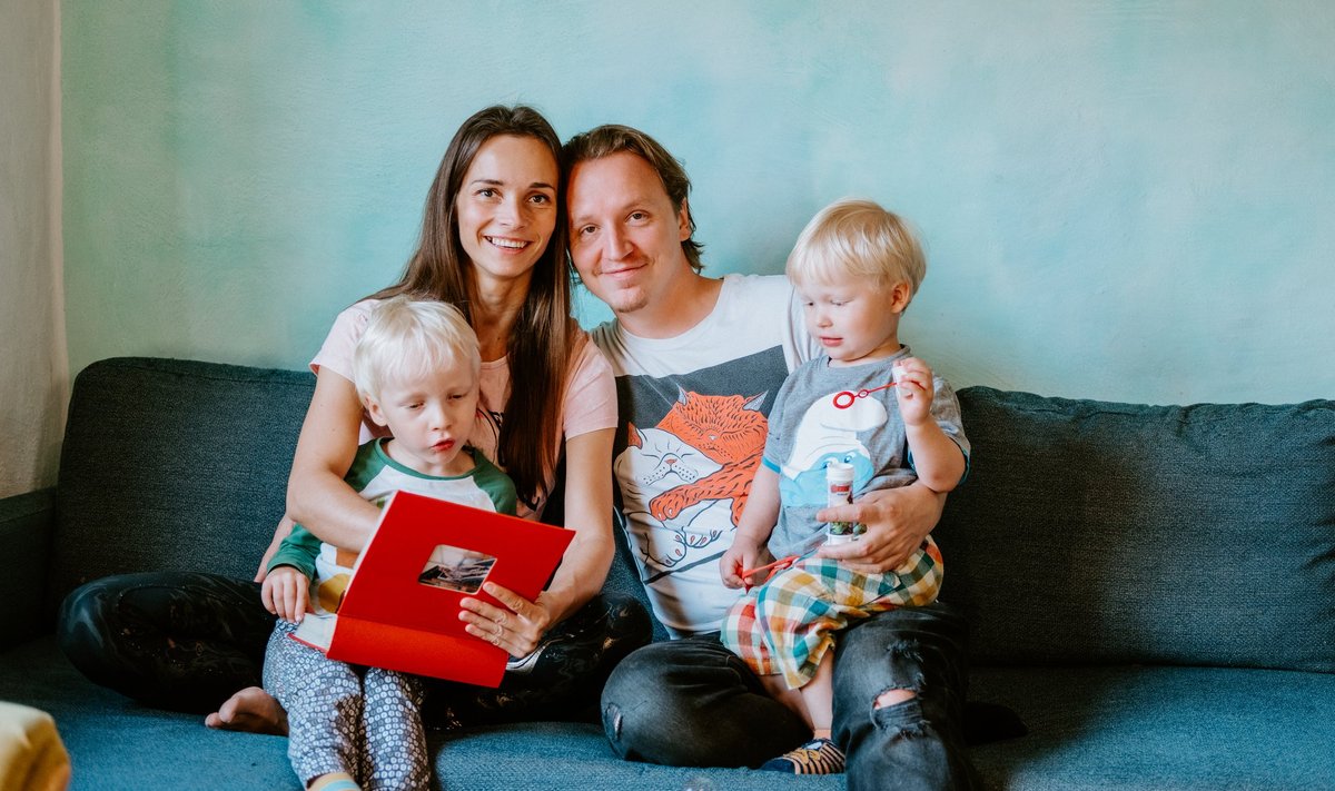 PERE Vallo, Klaudia, pereisa Vallo, keda Klaudia kutsub peikaks, ja pesamuna Villu püüavad ka kõige kiiremal ajal võimalikult palju koos olla.