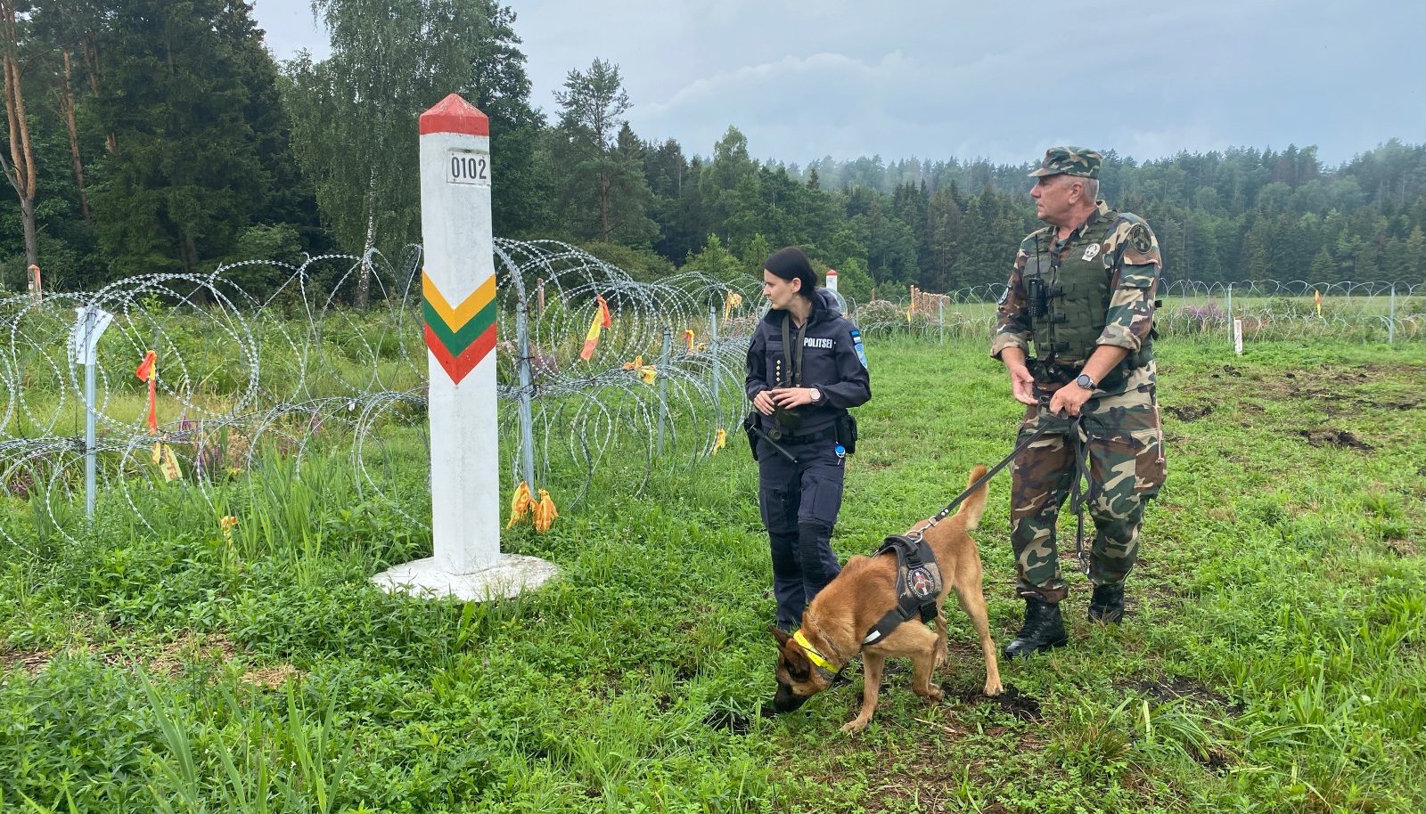 Граница латвии и белоруссии. Литва граница пограничники. Пограничники Литвы и Беларуси. Белорусско-Латвийская граница. Пограничники на границе с Белоруссией.