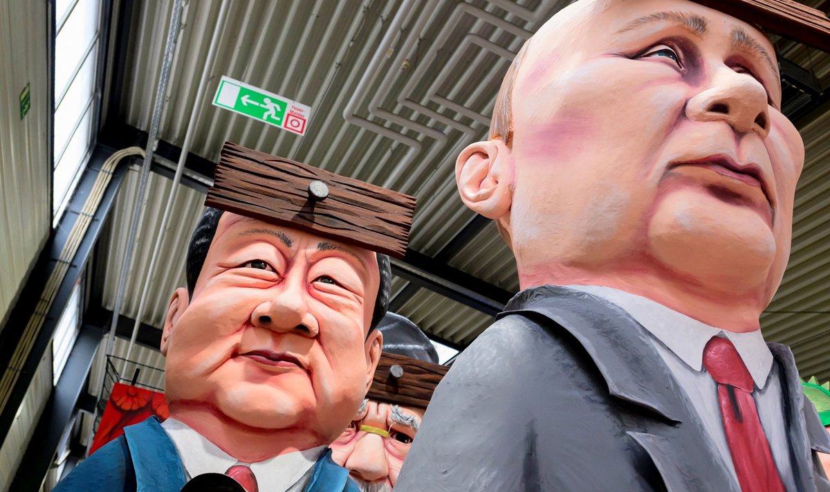KOHE NÄHA, ET VANAD SÕBRAD: Selliste Xi Jinpingi ja Vladimir Putinit kujutanud nukkude abil lõbustati rahvast karnevalil Saksamaal Kölnis. Üritus toimus tänavu veebruaris.