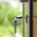 Новый законодательный акт может привести к замене дверей в квартирах