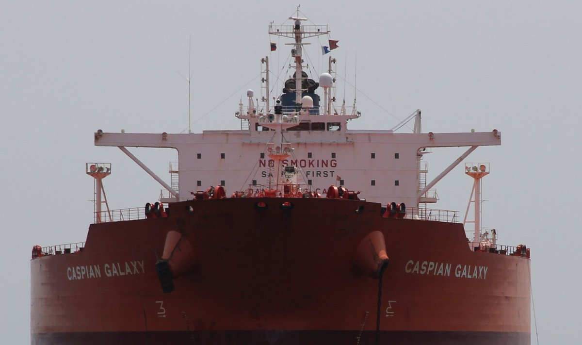 Venezuela tanker Caspian Galaxy ankrus Amuay ranna lähedal. 