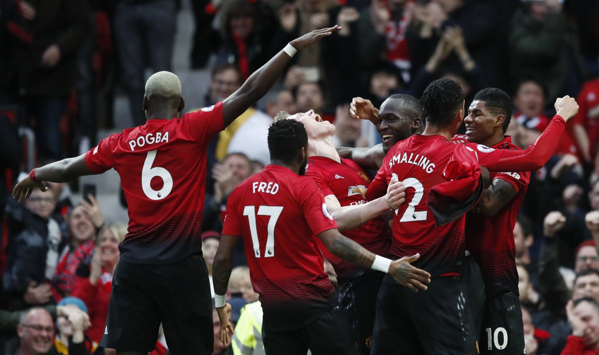 Manchester Unitedi mängijad väravat tähistamas
