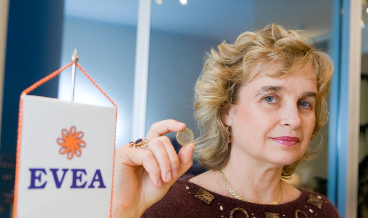EVEA asepresident Marina Kaas leiab, et KredExi meetmed on endiselt nagu suurte aukudega sõel.