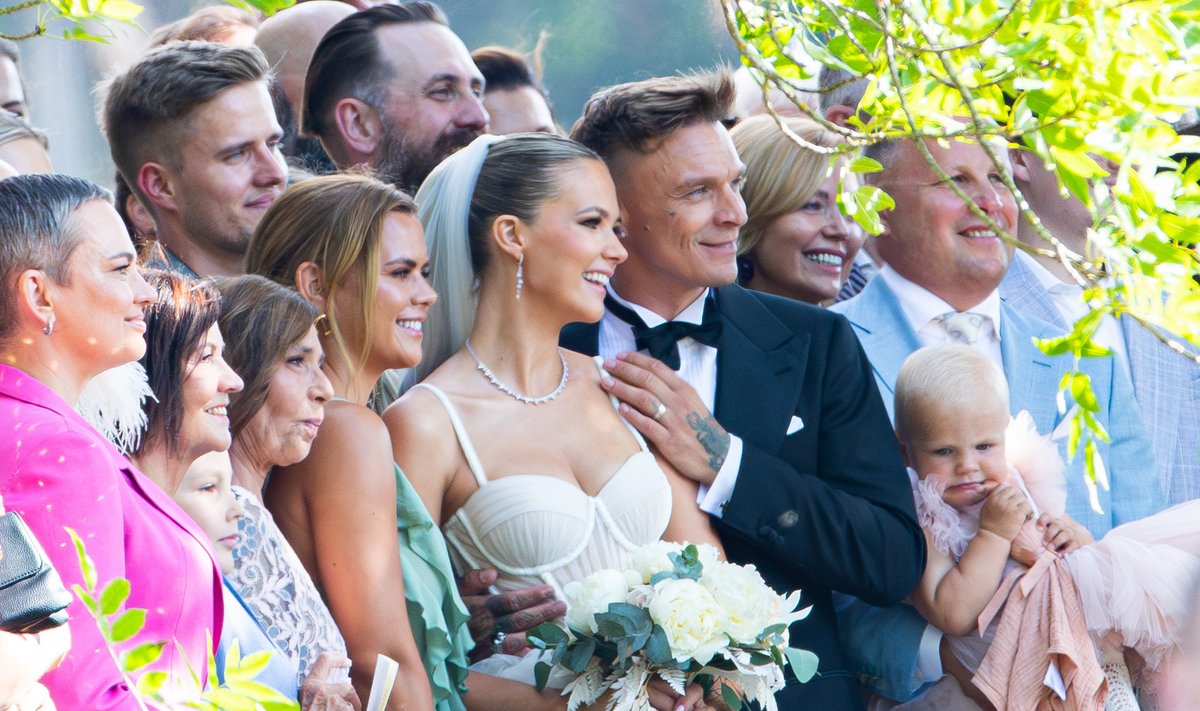 Tanel Padari ja Laureni laulatus Vainupea kabelis.