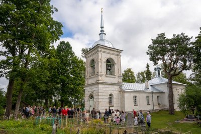 Саатсеская церковь Саатсе была построена в 1801 году. Этот приход был смешанным – в него входили как сету, так и русские.