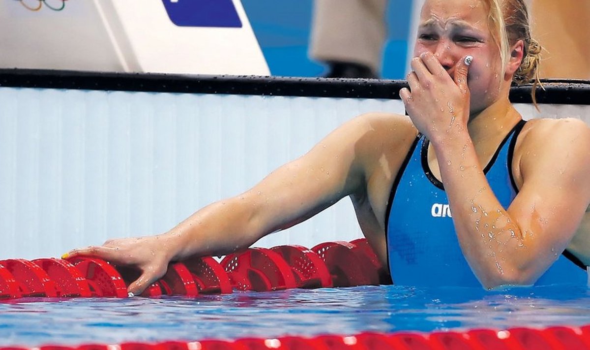 15-aastane Rūta Meilutytė ei suutnud juba eelujumiste järel pisaraid tagasi hoida. Euroopa rekord ja eilne olümpiakuld on suureks šokiks kogu maailmale. Foto: Reuters/Scanpix