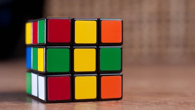 Ivo Linna mälumäng 228. Mis on vähim liigutuste arv, millega on võimalik iga Rubiku kuubik ära lahendada?