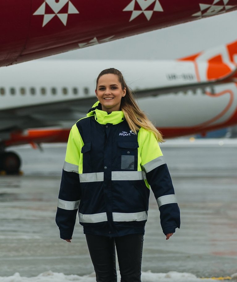 Leena Tammann on praegu Tallinna Lennujaamas navigatsiooni- ja meteoroloogiaseadmete insener. “Ma tegelikult ei välista seda, et tulevikus uuesti lennukipiloodina töötan, kuid hetkel olen eluga igati rahul.” Tulevikus tahaks Tammann minna tööle või praktikale hoopis Euroopa Kosmoseagentuuri.