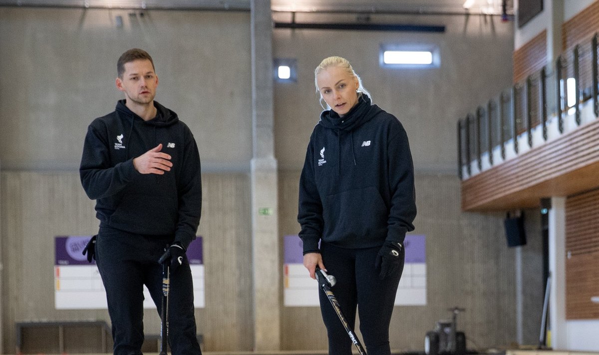 Kurlingu segapaari Marie Kaldvee ja Harri Lille treening Tondiraba jäähallis.