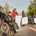 DELFI FOTOD: Pärnakad nõudsid meeleavaldusel puudega inimeste märkamist