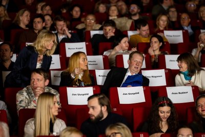 FILMIPRODUTSENT Kristian Taska tema jaoks oluliste naiste keskel. Paremal Kristiani ema Hiie Kuusik ja vasakul elukaaslane Veronica Puhk.