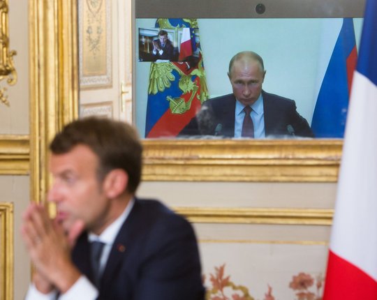 SÕJARAPORT | Teet Kalmus: Macron hammustas Venemaa hirmutamistaktika läbi. Nüüd valitseb Venemaal nõutus