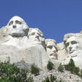 Как памятник отцам-основателям США оказался под угрозой: “Гора Рашмор” напомнила о рабовладении