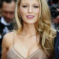 FOTOD: Lapseootel näitlejatar Blake Lively kandis Cannes'i filmifestivali avamisel läbipaistvat “alastikleiti”