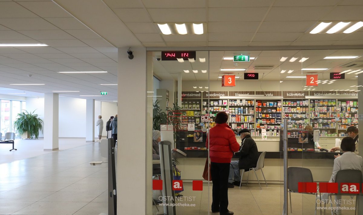 PERH-i fuajees üürilepinguta tegutsev Apotheka apteek on endiselt avatud.