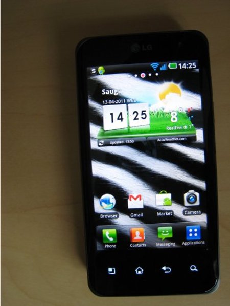 LG Optimus 2X ekraan