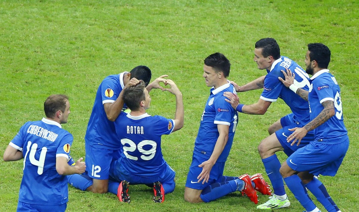 Football -  Dnipro's Ruslan Rotan celebrates scoring the second goal