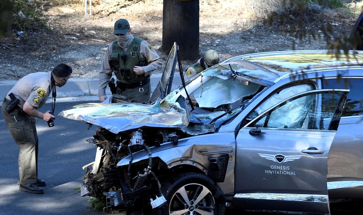 FILE PHOTO: The vehicle of golfer Tiger Woods is recovered in Los Angeles