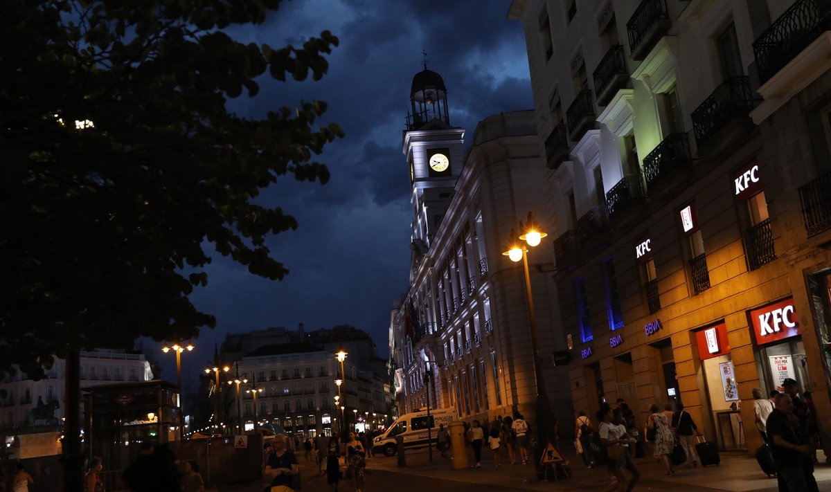 Hispaanias ei tohi poed õhtul pärast kümmet oma aknaid valgustada.