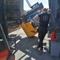 В Швеции из прицепа эстонского тягача выпал вилочный погрузчик вместе со своим водителем. Ущерб составил около 33 000 евро