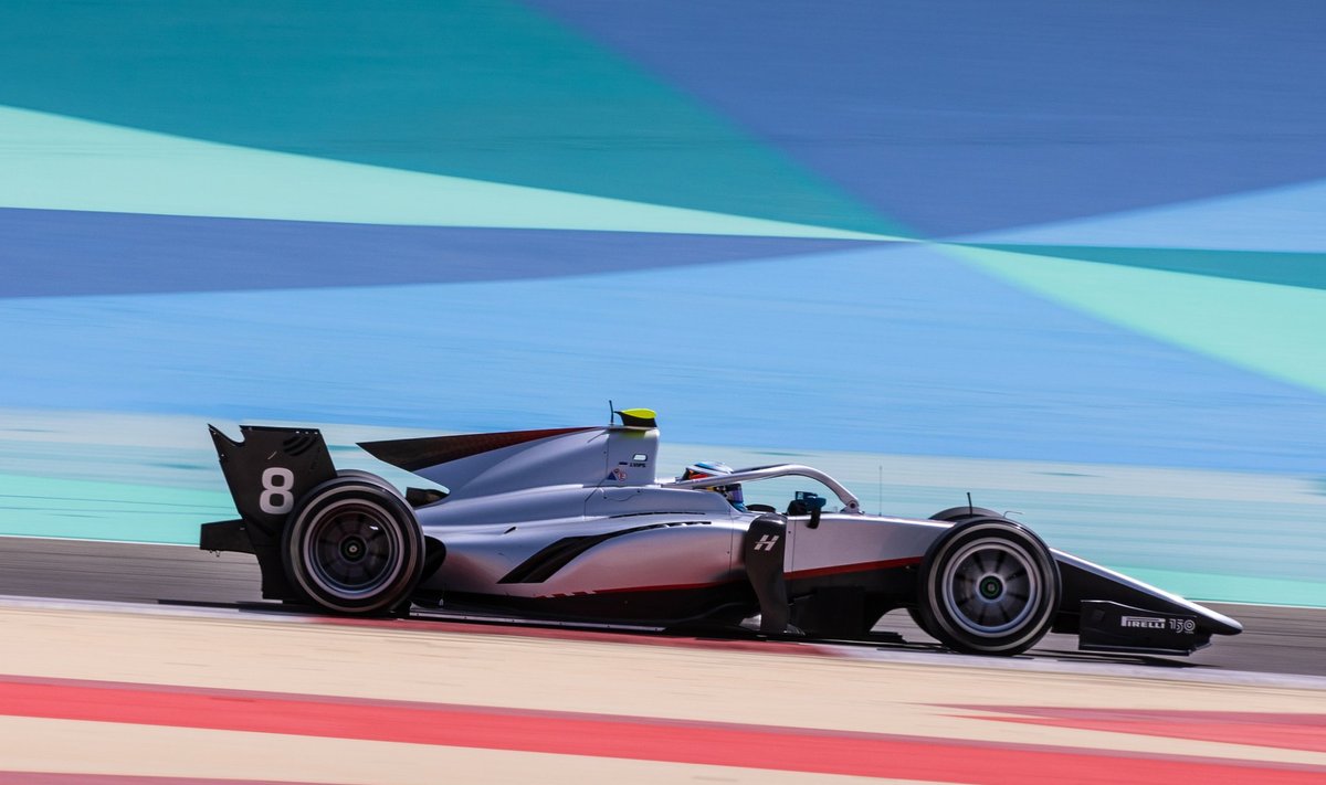 Jüri Vipsi autol pole alates Bahreinis toimunud testisõitudest enam Uralkali logo.