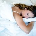 Eksperdid on rääkinud: selles levinud poosis magamine on tegelikult väga kahjulik