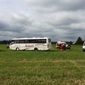 FOTOD: Adaveres sõitis reisijaid vedanud buss teelt välja, üheksa inimest sai kannatada