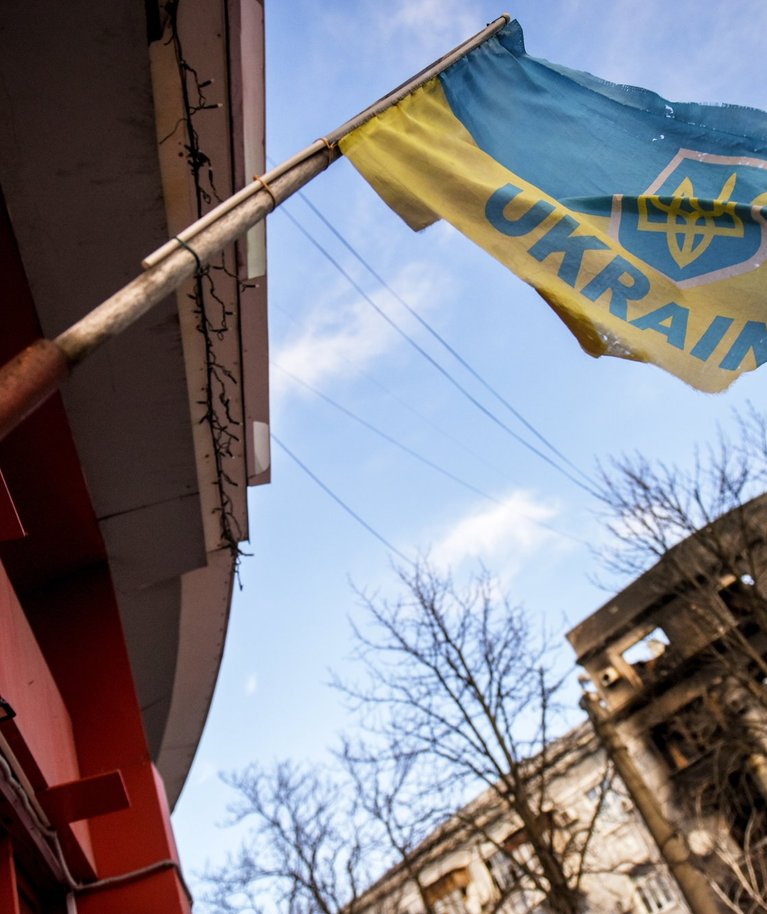 Ukraina lipp Bahmutis. Foto on tehtud 19. jaanuaril 2023.