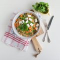 Tervisliku õhtusöögi RETSEPT | Kinoasalat feta ja köögiviljadega