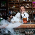 GALERII: Maailma parim baarmen näitas Tallinnas kokteilisegamise meistriklassi