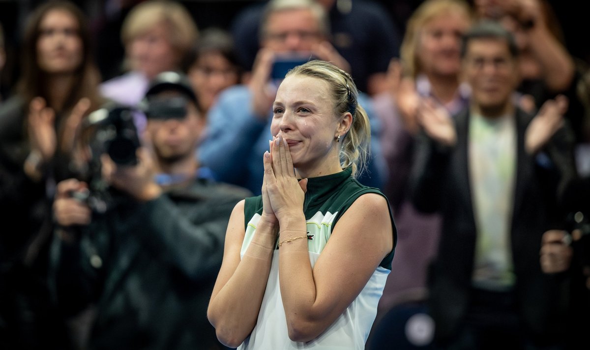 Anett Kontaveidi lahkumismäng Ons Jabeuri vastu 